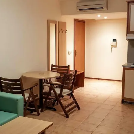 Kaya Apartment *